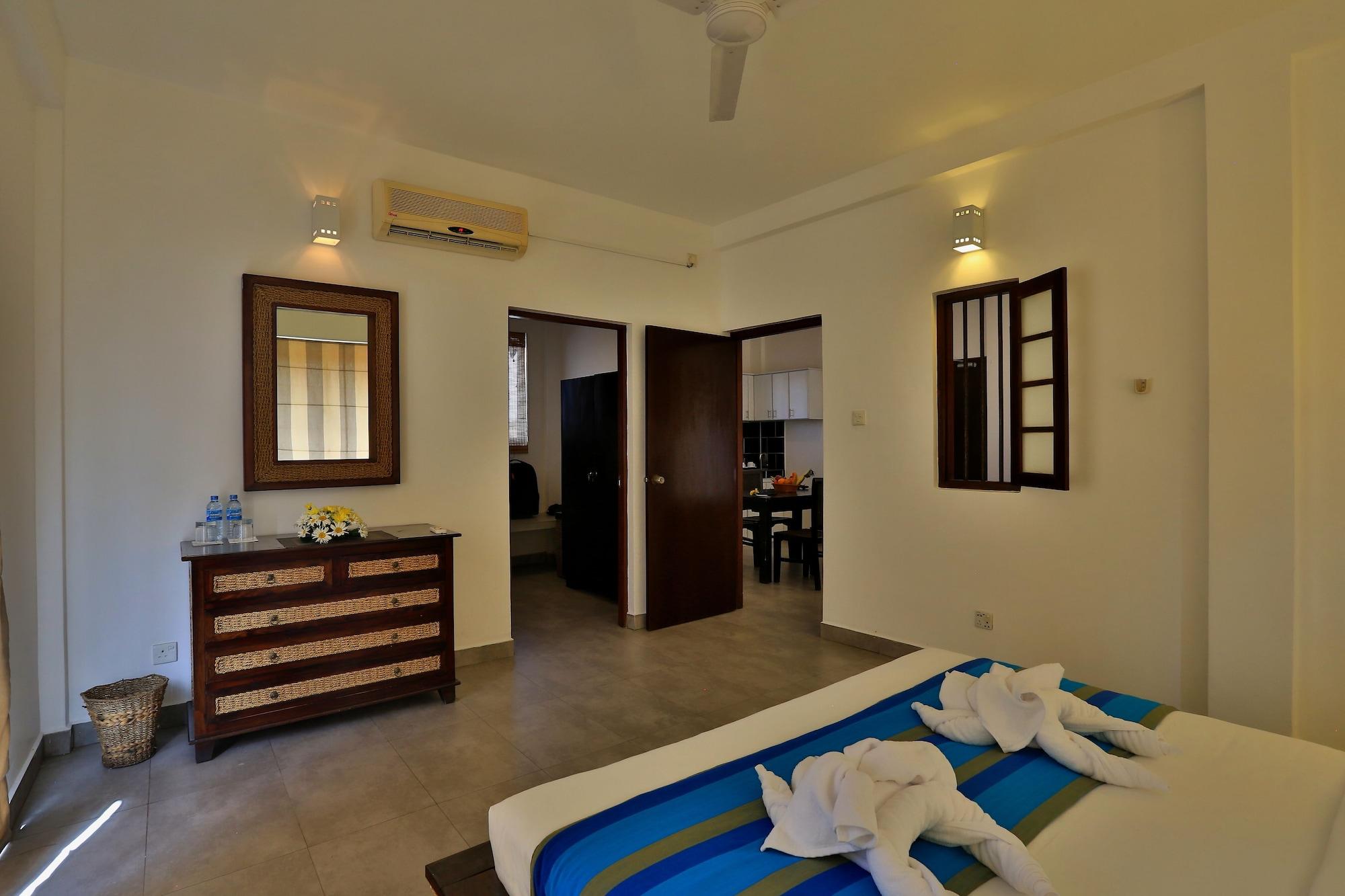 St.Lachlan Hotel & Suites Negombo Exterior photo