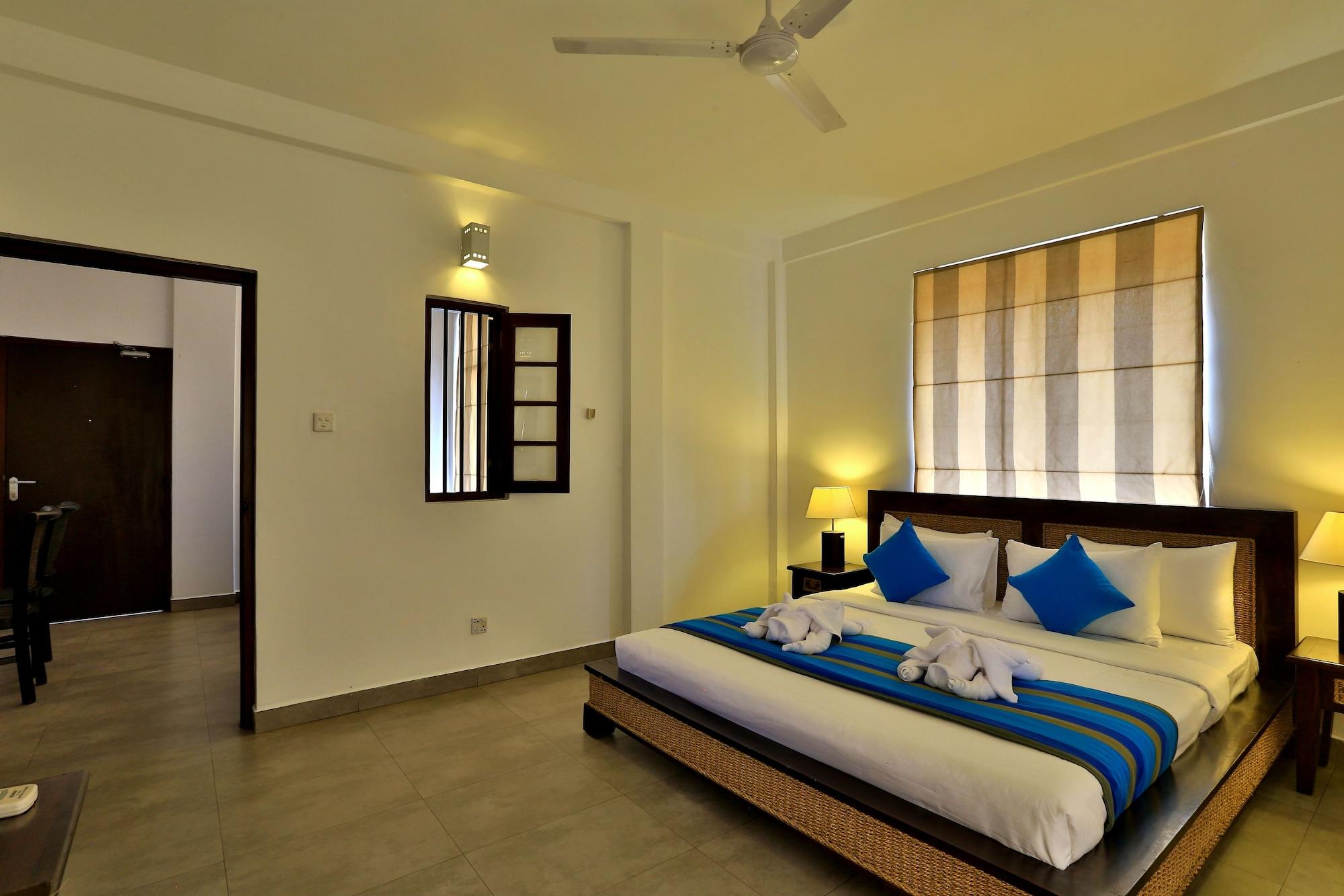 St.Lachlan Hotel & Suites Negombo Exterior photo