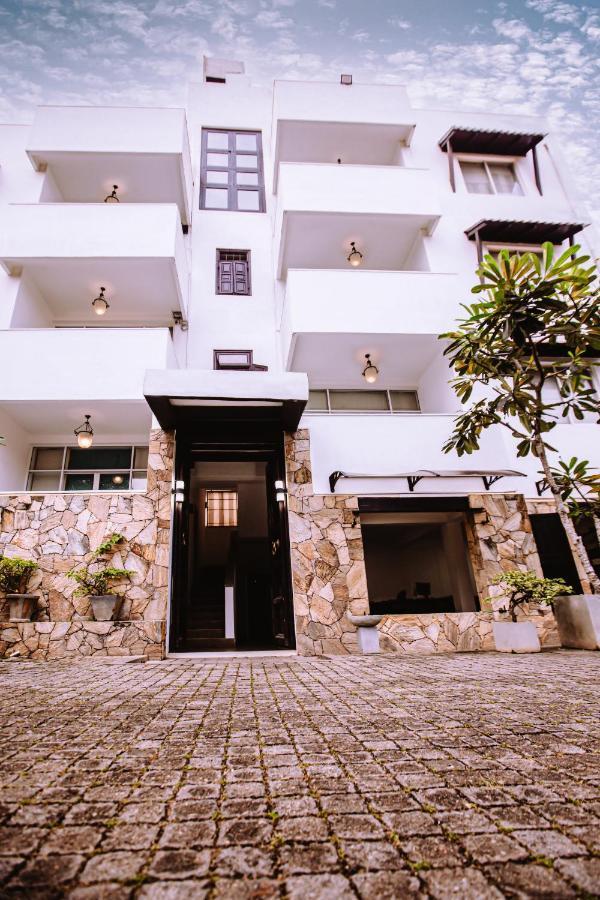 St.Lachlan Hotel & Suites Negombo Exterior photo